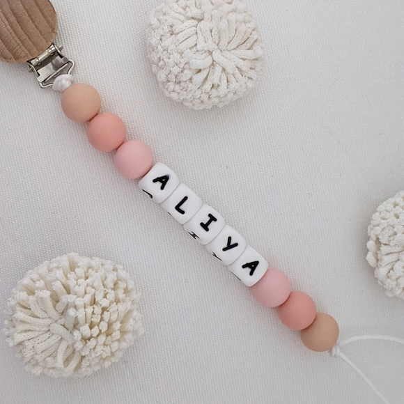 Custom silicone bead pacifier clips - Picture 4 of 16